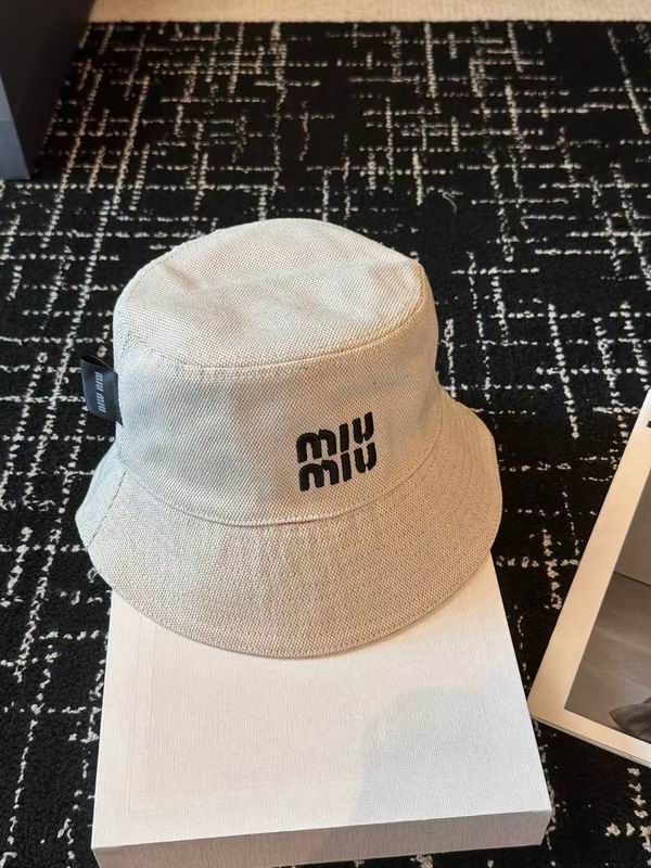 Miumiu hat 041502